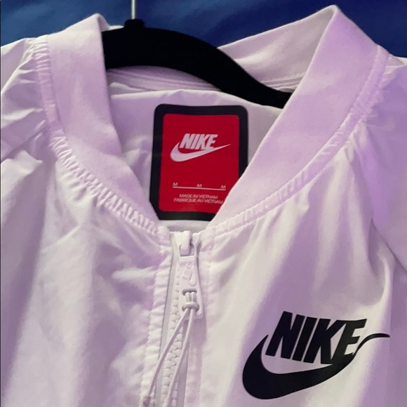 Hardly worn white Nike windbreaker - Picture 2 of 3